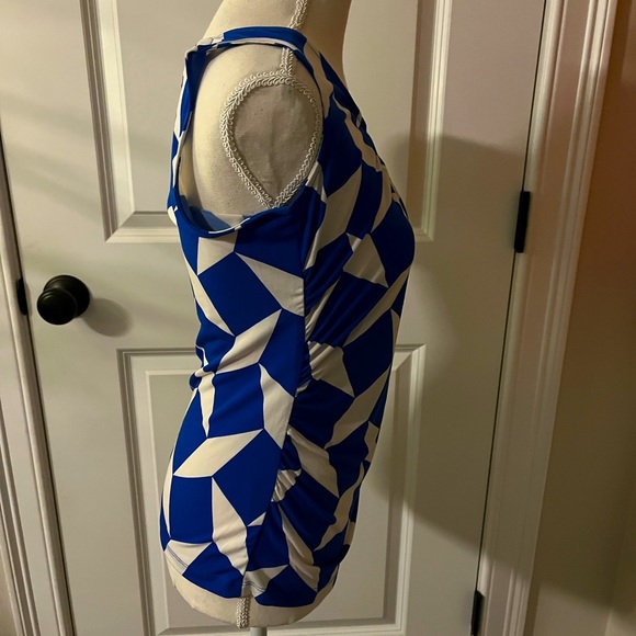 Women’s sleeveless blouse. Size small. - Picture 3 of 6